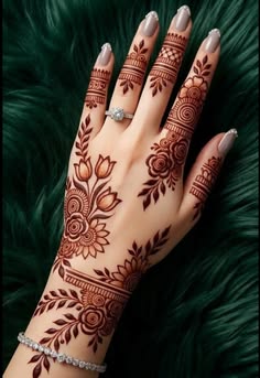 back hand mehndi design girl