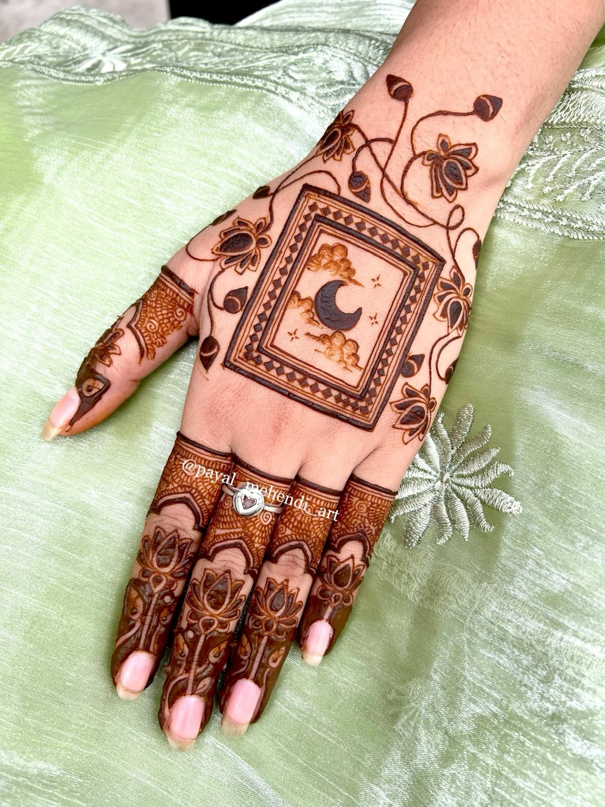 easy mehndi design for karva chauth