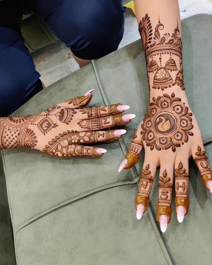 easy mehndi design for karva chauth