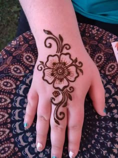 easy mehndi design for kids