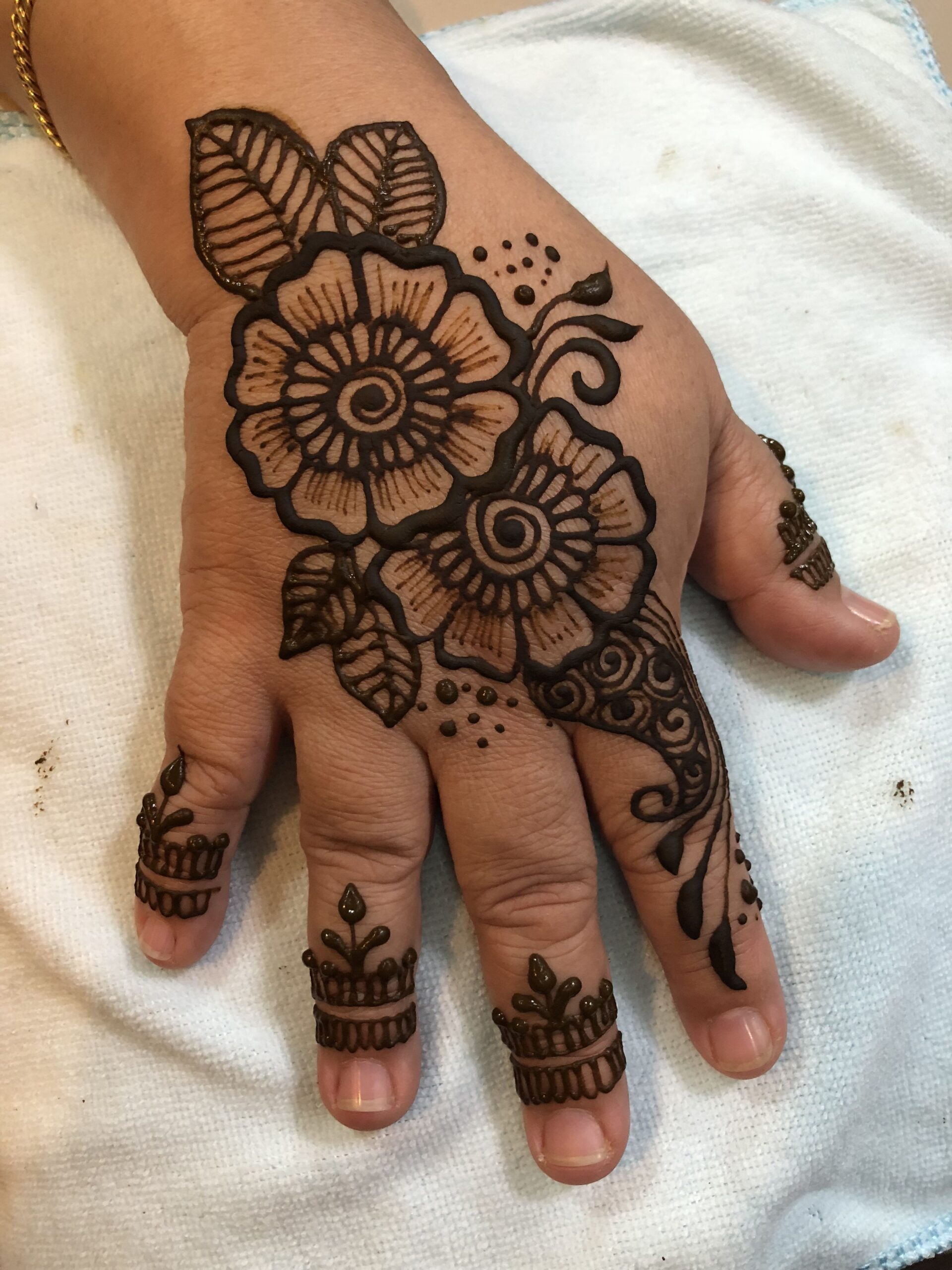 easy mehndi design for kids
