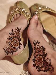 foot mehndi design simple and easy photo