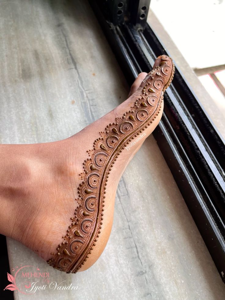 foot mehndi design simple and easy photo