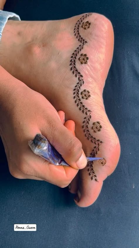 foot mehndi design simple and easy photo
