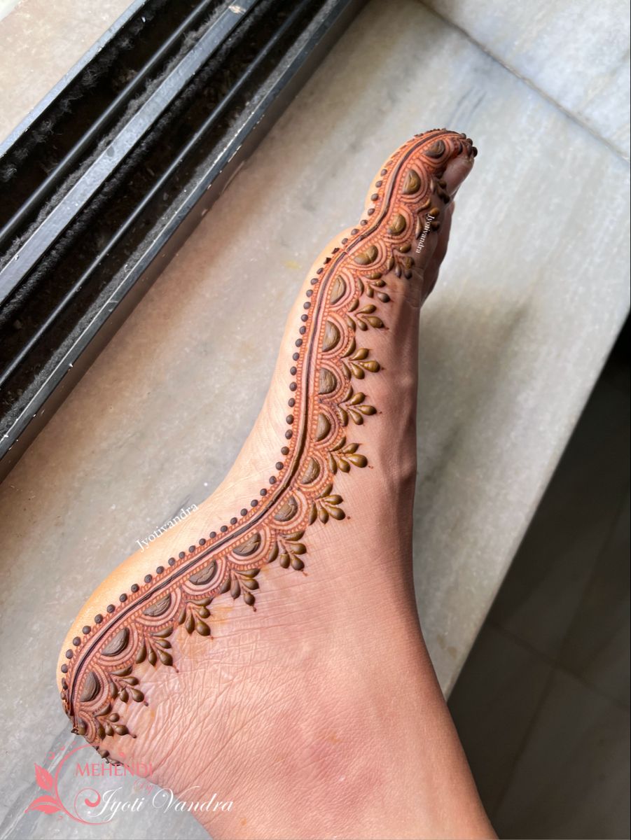 foot mehndi design simple and easy photo