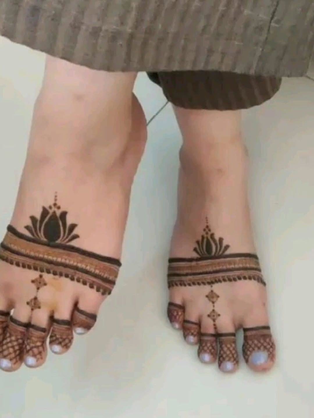 foot mehndi design simple and easy photo