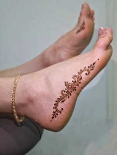 foot mehndi design simple and easy photo