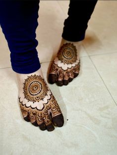 foot mehndi design simple and easy photo
