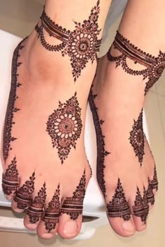 foot mehndi design simple and easy photo