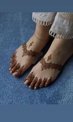foot mehndi design simple and easy photo