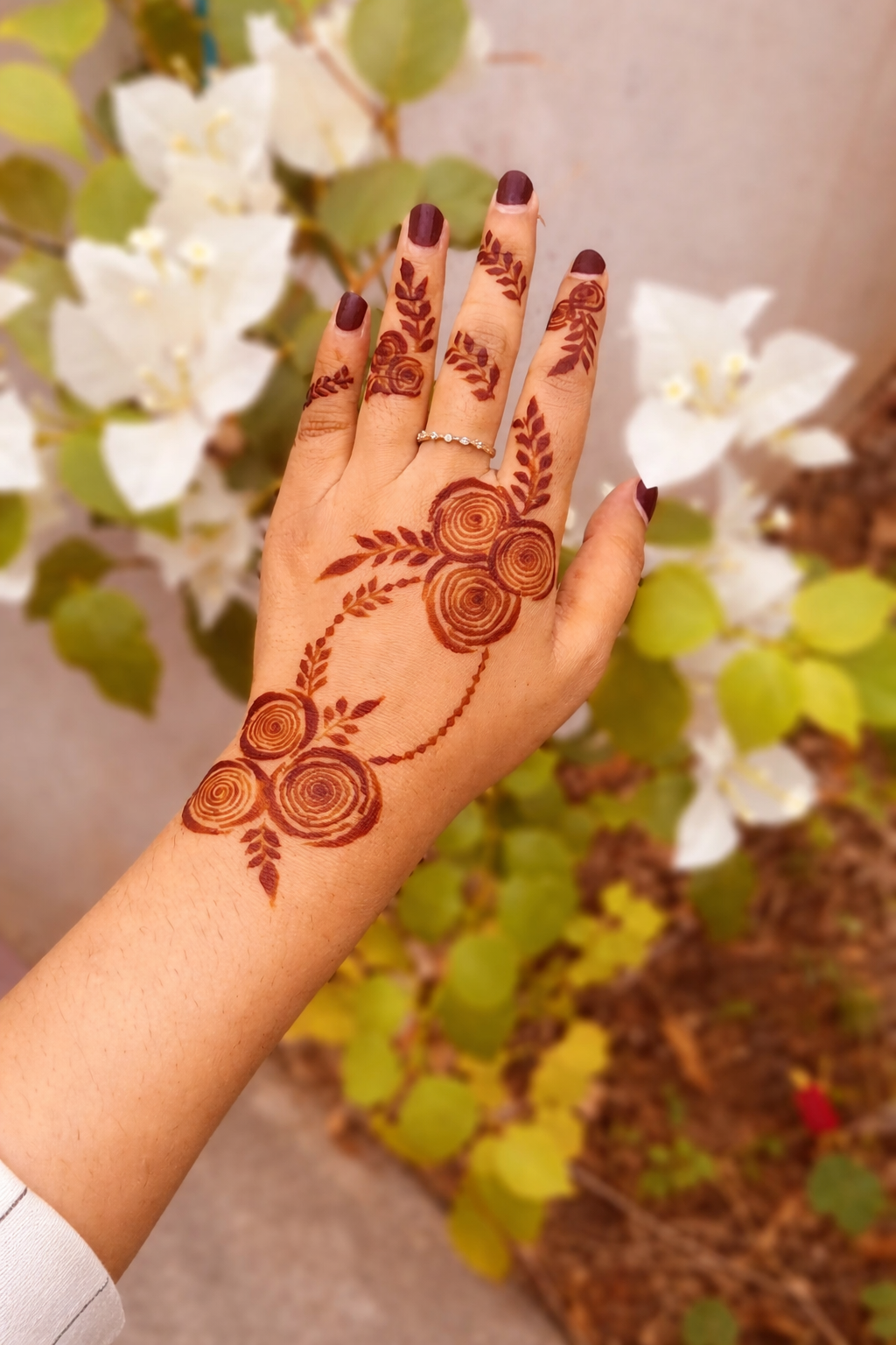 instagram mehndi design back hand