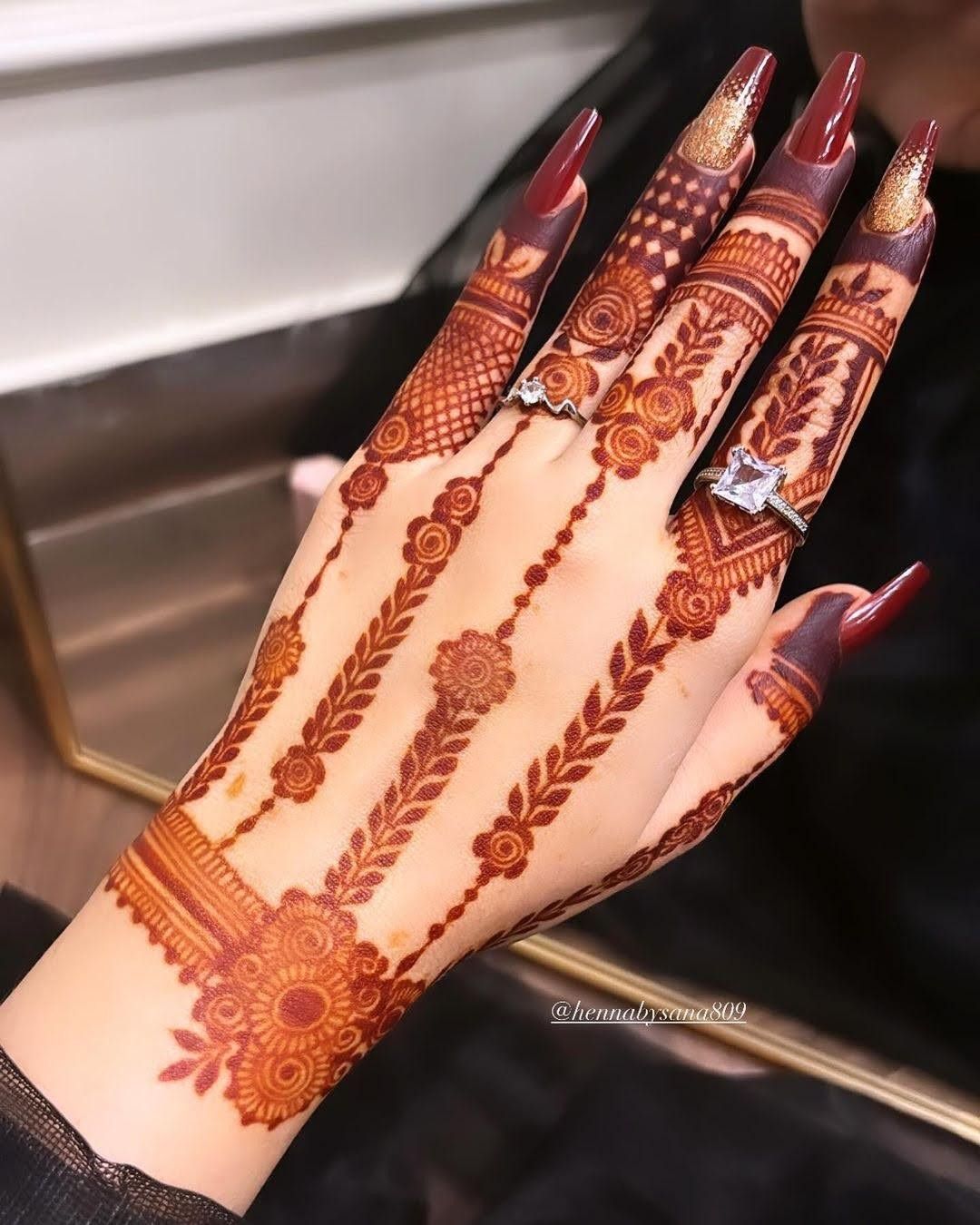 instagram mehndi design back hand