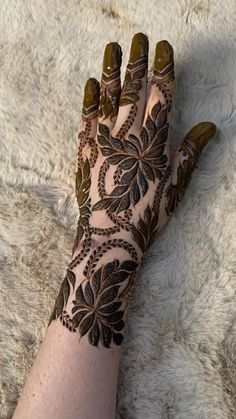 instagram mehndi design back hand