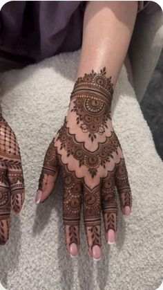 instagram mehndi design back hand