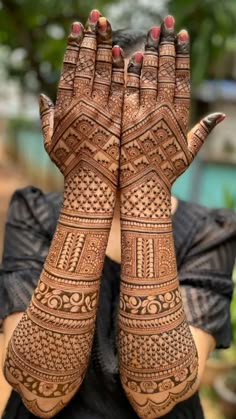 instagram mehndi design back hand