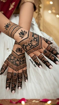 instagram mehndi design back hand