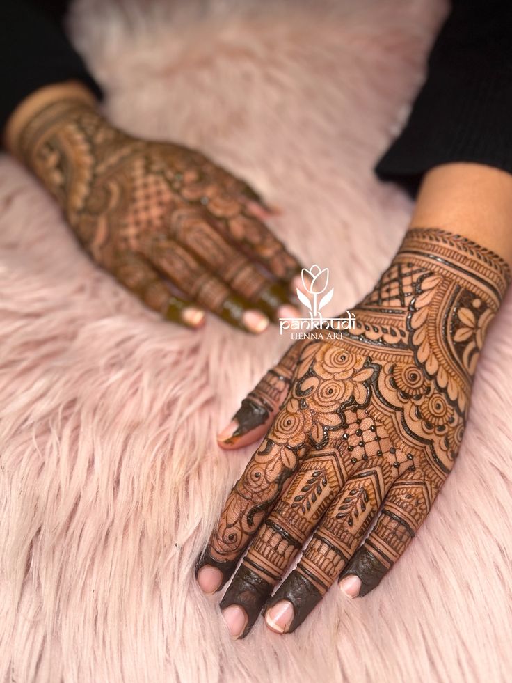 instagram mehndi design back hand
