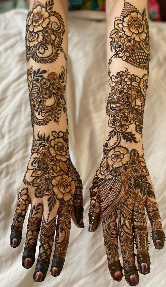 instagram mehndi design back hand