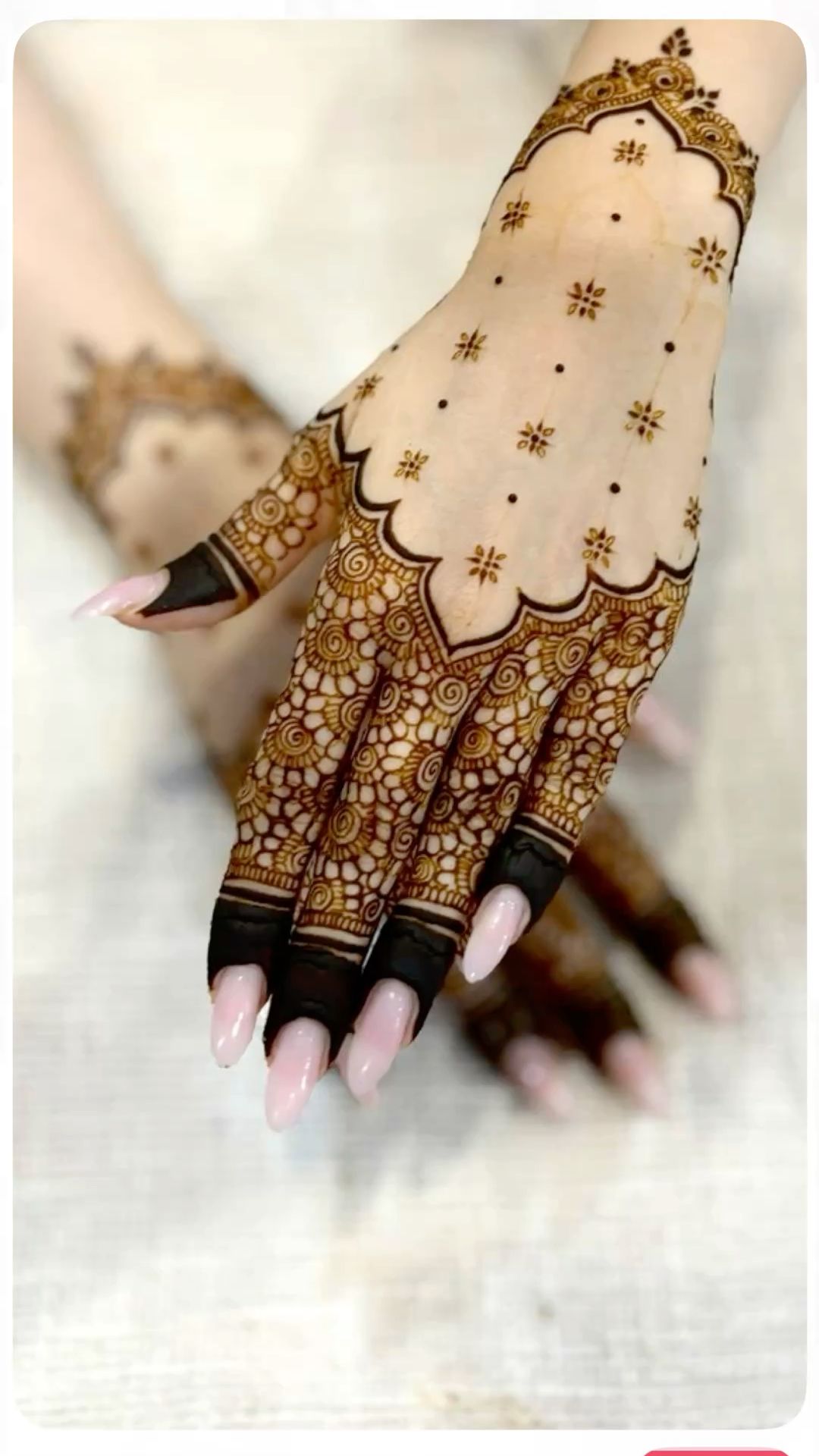 instagram mehndi design back hand