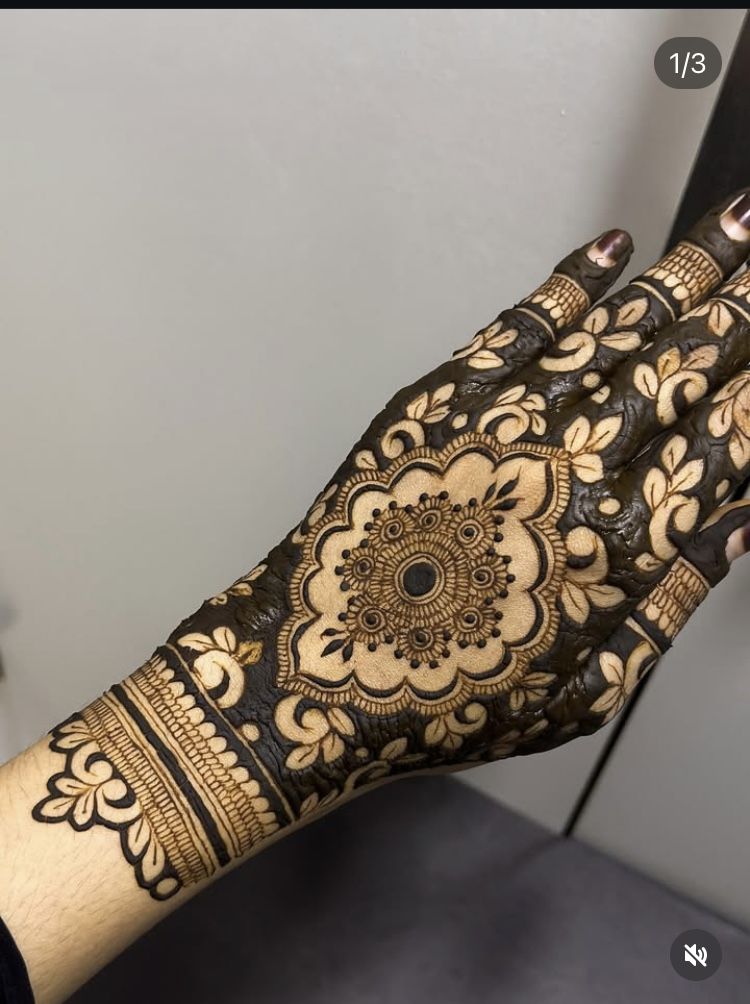 instagram mehndi design back hand