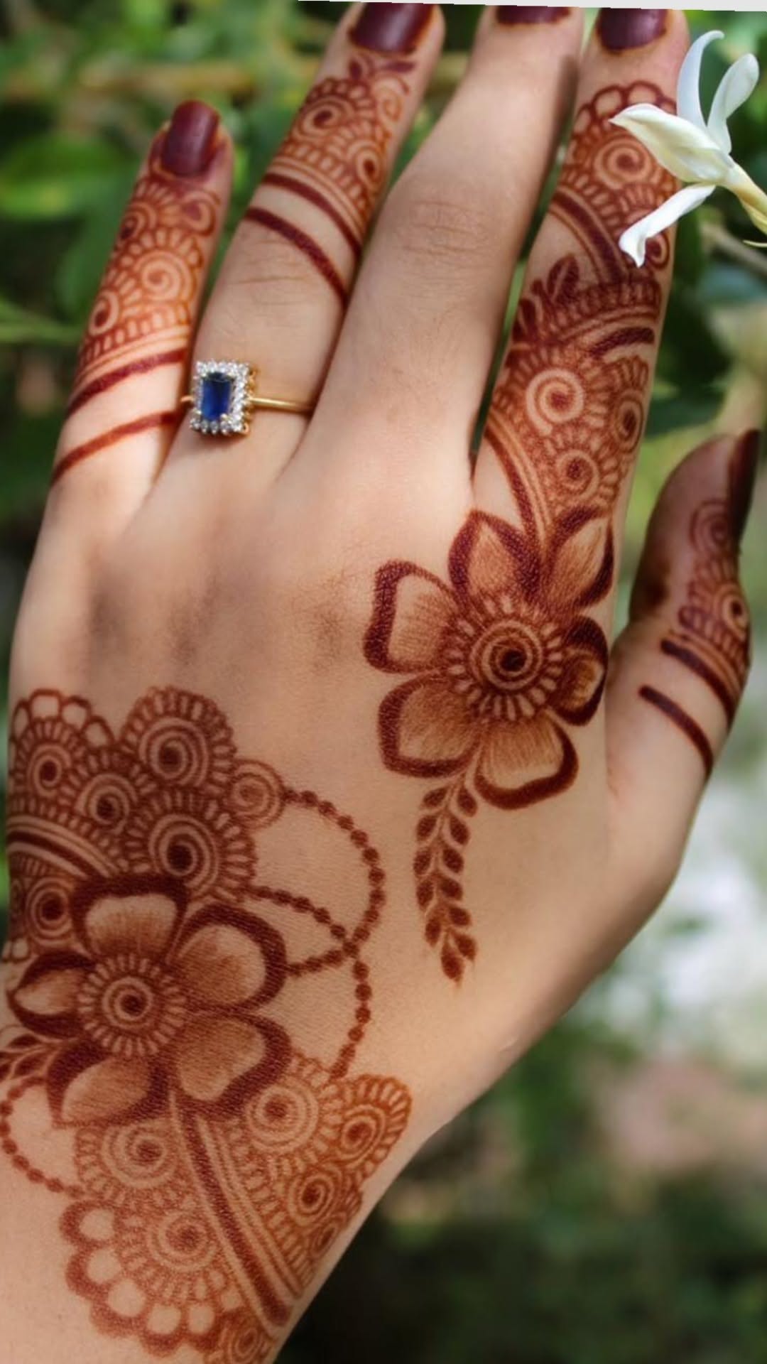 instagram mehndi design back hand