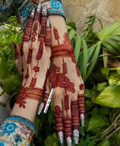 instagram mehndi design back hand