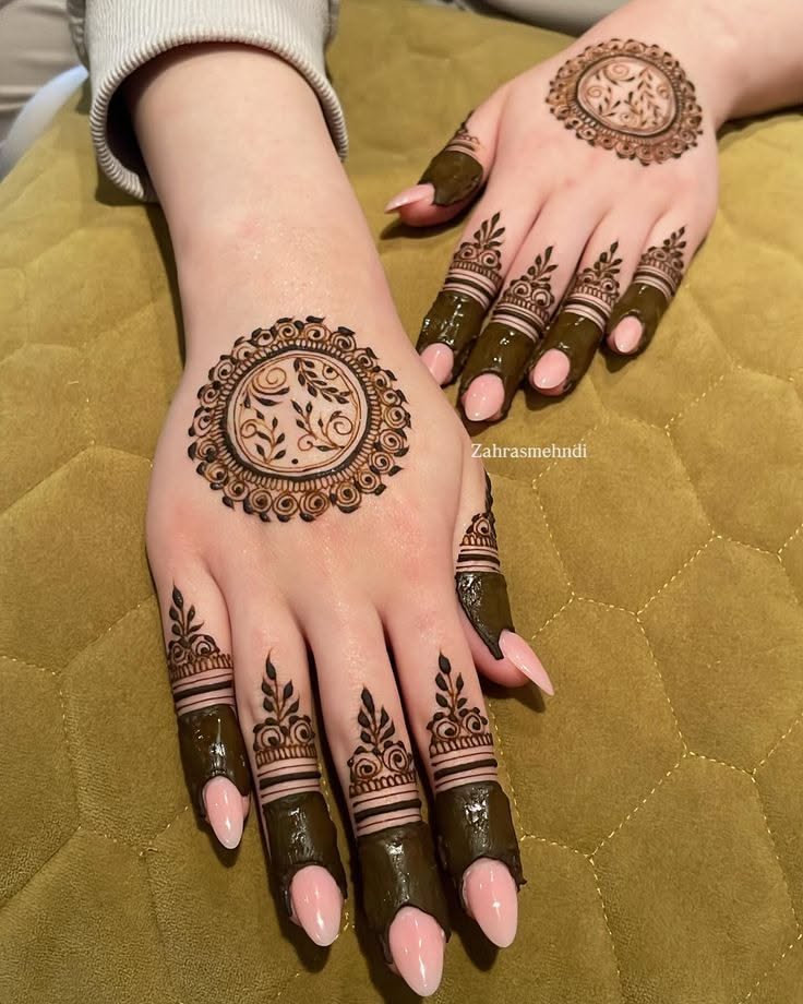 instagram mehndi design back hand