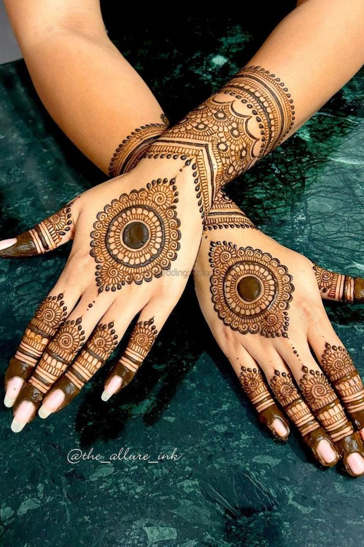 instagram mehndi design back hand