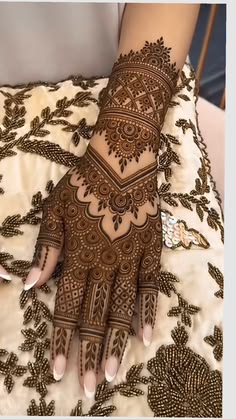 instagram mehndi design back hand