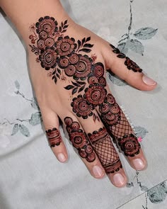 instagram mehndi design back hand