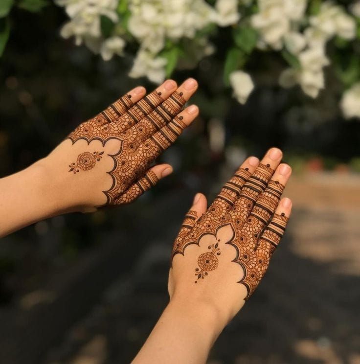 instagram mehndi design back hand