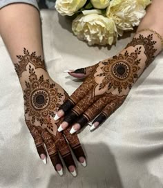 instagram mehndi design back hand