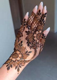 instagram mehndi design back hand