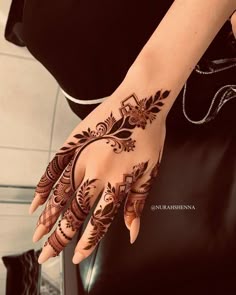 instagram mehndi design back hand