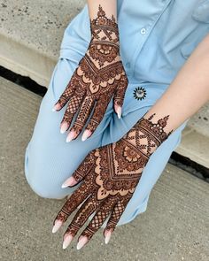 instagram mehndi design back hand