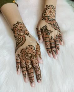 instagram mehndi design back hand