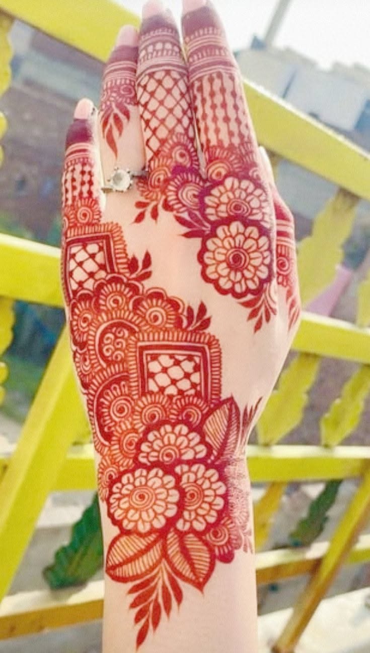 instagram mehndi design back hand