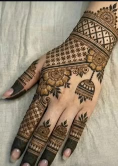 instagram mehndi design back hand