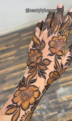 instagram mehndi design back hand
