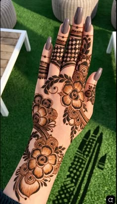instagram mehndi design back hand