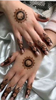 lotus mehndi design back hand