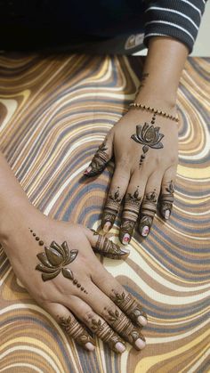 lotus mehndi design back hand