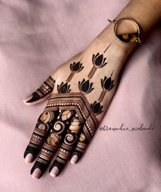 lotus mehndi design back hand