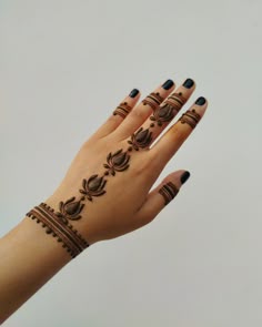 lotus mehndi design back hand