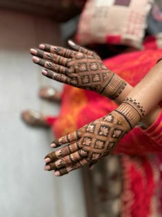 lotus mehndi design back hand