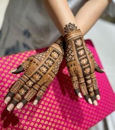 lotus mehndi design back hand