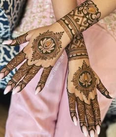 lotus mehndi design back hand