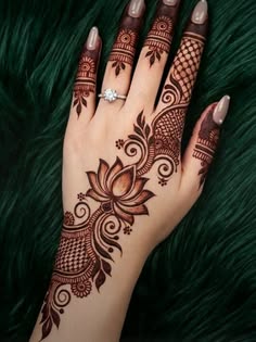 lotus mehndi design back hand