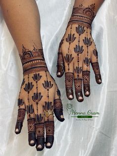 lotus mehndi design back hand
