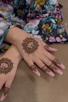 lotus mehndi design back hand